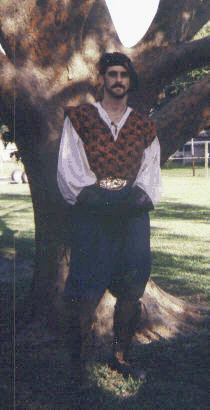 rencostume.gif (66702 bytes)
